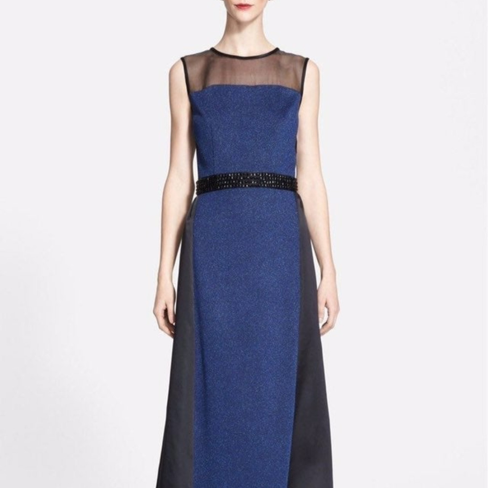 NWT ST JOHN GOWN